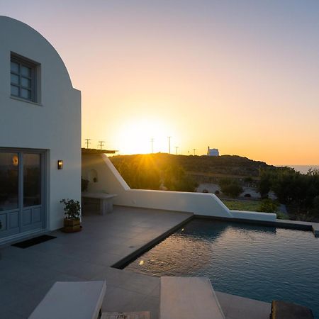 Saint John Oia-Exclusive Private Heated Pool Villas 外观 照片