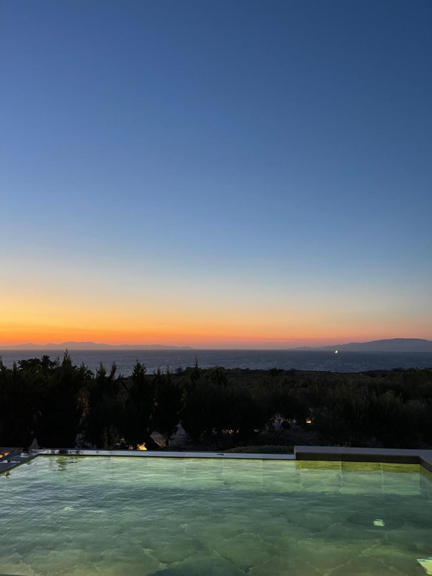 Saint John Oia-Exclusive Private Heated Pool Villas 外观 照片