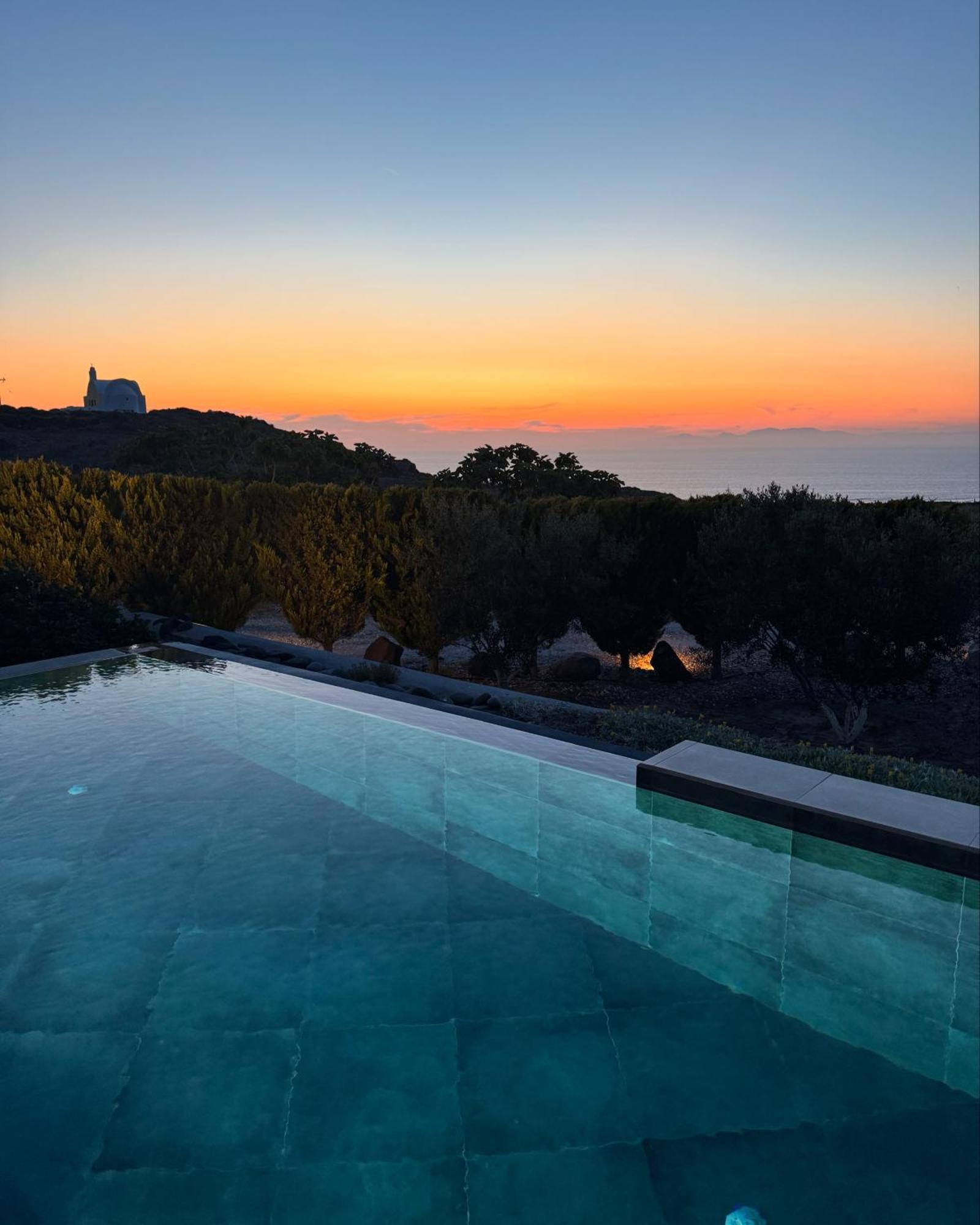 Saint John Oia-Exclusive Private Heated Pool Villas 外观 照片